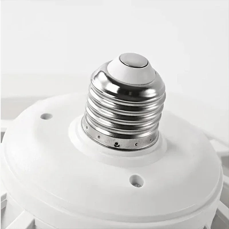 Išmanusis fenas su LED lempa